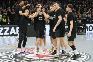 VIDEO - Sjajna atmosfera i zajedništvo pred let za Madrid!